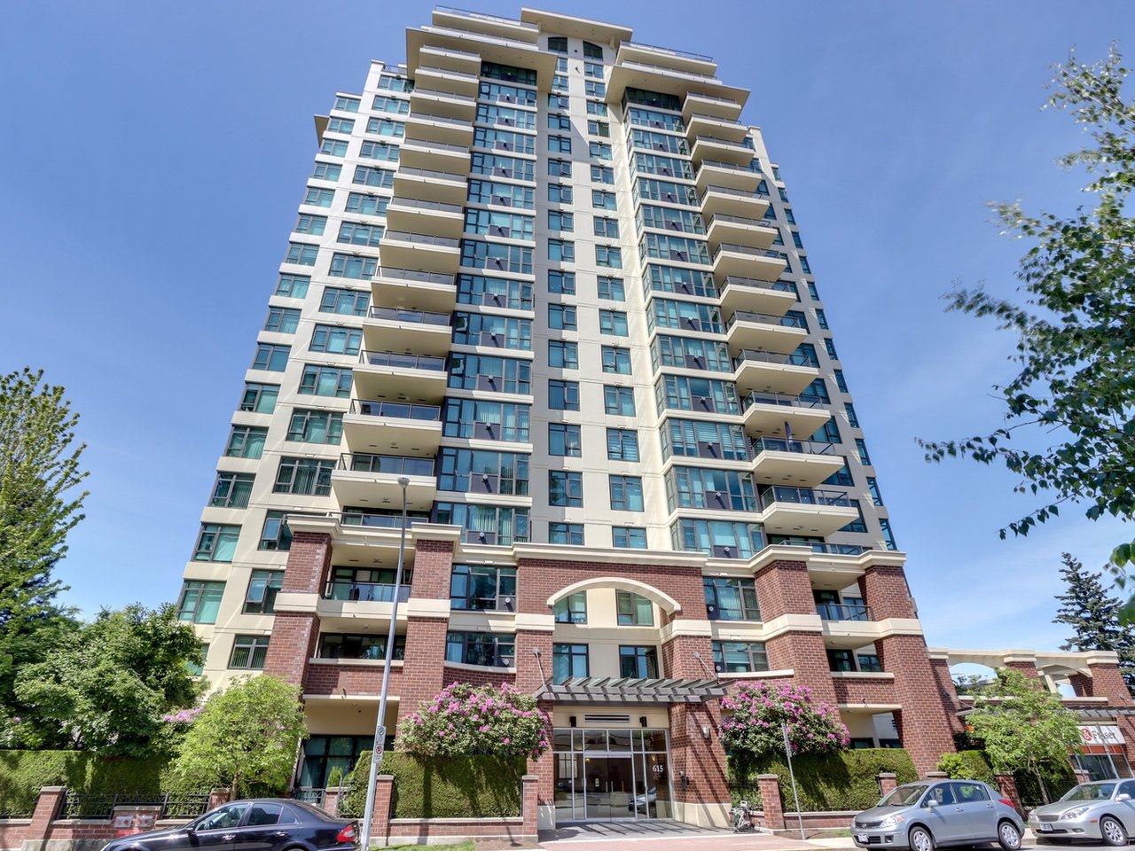 #702-615 Hamilton Street